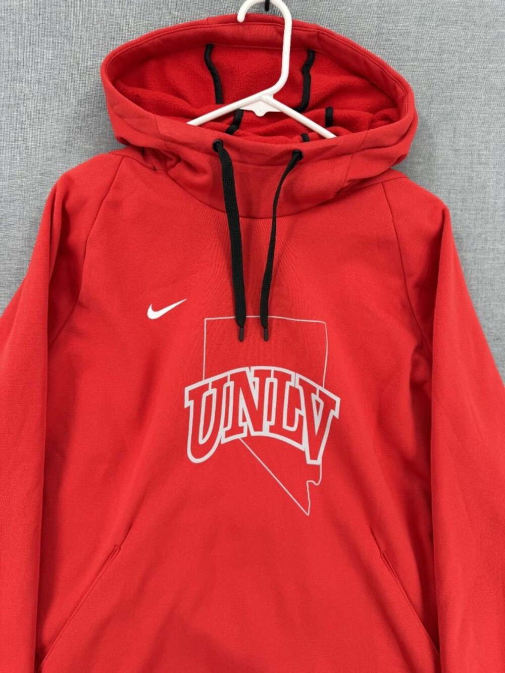 Nike Hoodie Sweatshirt Mens XL Red Pullover Dri-FIT UNLV 46 Logo CN9473-010